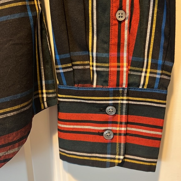 J. Crew 98% organic cotton plaid button-up shirt. Excellent condition! - Picture 7 of 8